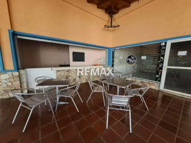 EN VENTA LOCAL PARA NEGOCIO DE COMIDA, CC LA ESTANCIA, JUAN GRIEGO, ISLA DE MARGARITA.