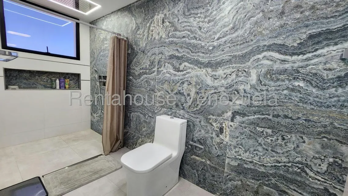 Casa (Multipes Niveles) en Venta en Puerto Encantado, Miranda - 17