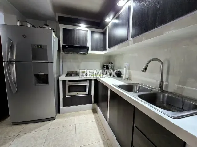 Townhouse En Venta De 3 Niveles En San Diego Res. Laguna Club - 9