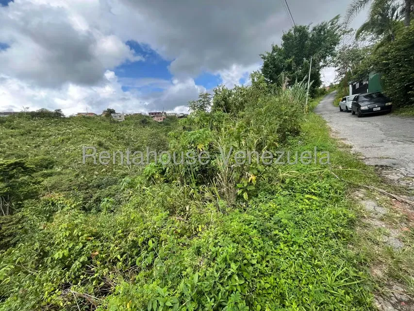 Terreno (Residencial) en Venta en Los Robles, Distrito Metropolitano