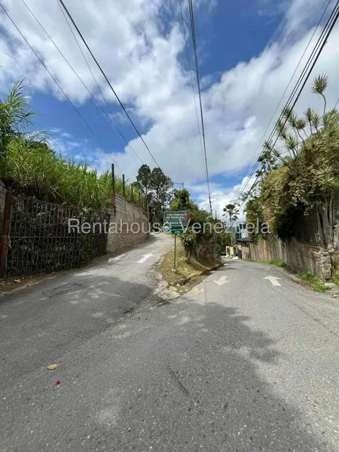 Terreno (Residencial) en Venta en Los Robles, Distrito Metropolitano - 3