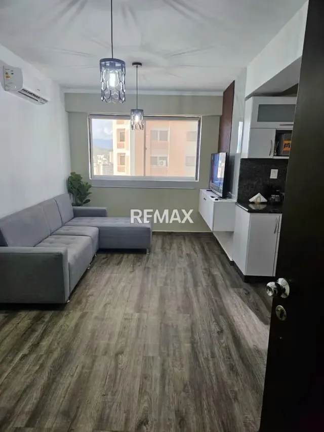 apartamento en alquiler amoblado urb. los mangoss - 2