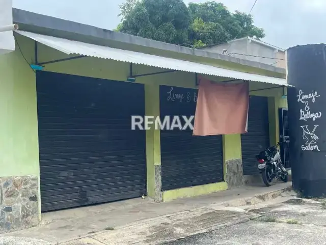 En Venta Local Comercial en El Manzano