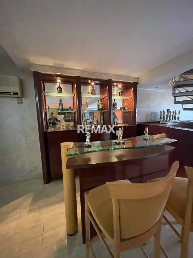 EN VENTA CASA REMODELADA EN PARQUE CAIZA - 19
