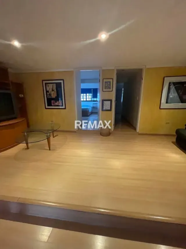 EN VENTA CASA REMODELADA EN PARQUE CAIZA - 8