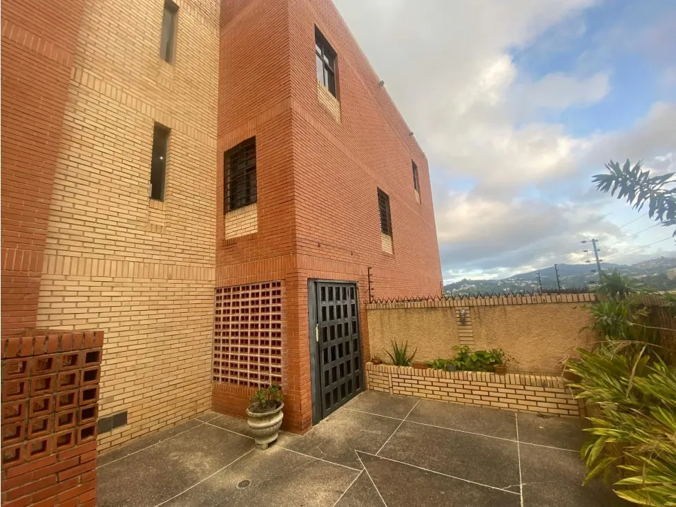 Se vende Town House 600m2 Urb Miranda - 3
