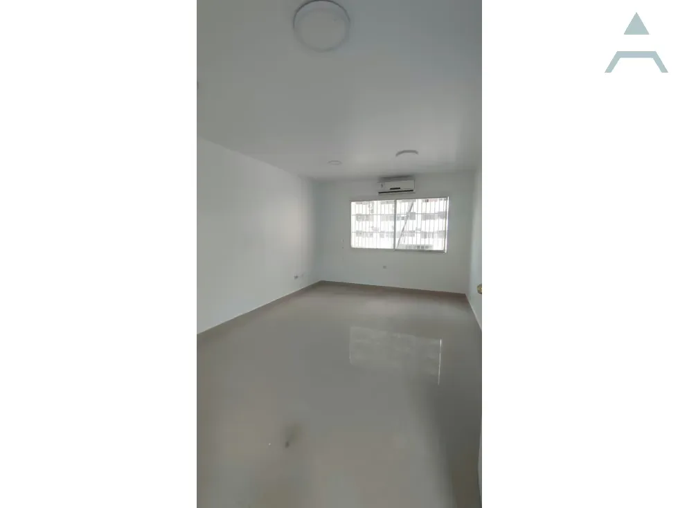 Se alquila Oficina 50m² Chacao