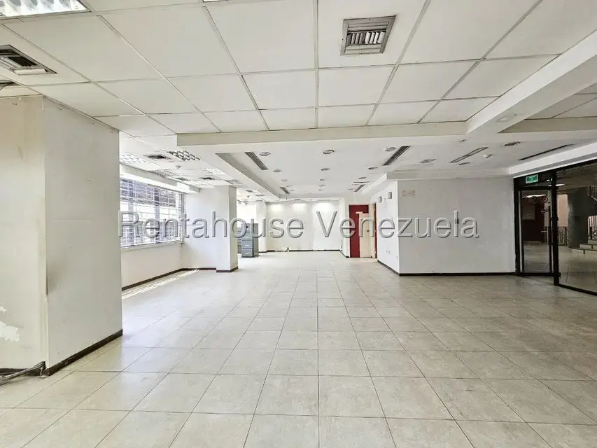 Local Comercial en Alquiler en Guarenas, Miranda - 11