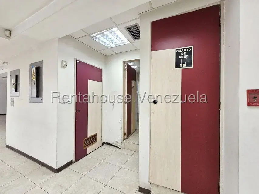 Local Comercial en Alquiler en Guarenas, Miranda - 16