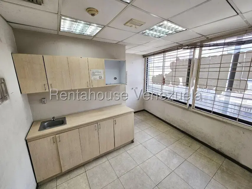 Local Comercial en Alquiler en Guarenas, Miranda - 17