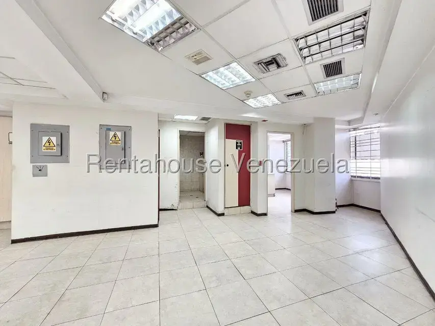 Local Comercial en Alquiler en Guarenas, Miranda - 24