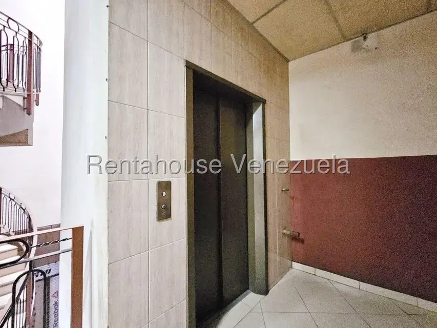 Local Comercial en Alquiler en Guarenas, Miranda - 3
