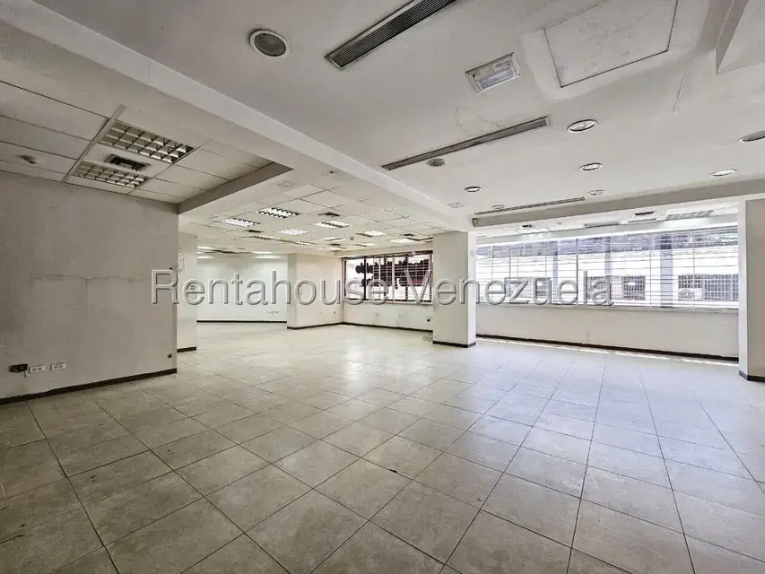 Local Comercial en Alquiler en Guarenas, Miranda - 9