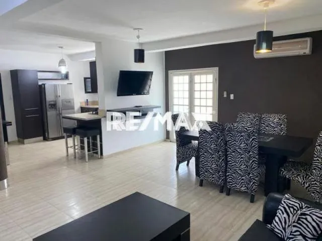 SE ALQUILA TONWHOUSE EN CASACOIMA VILLAGE - 2