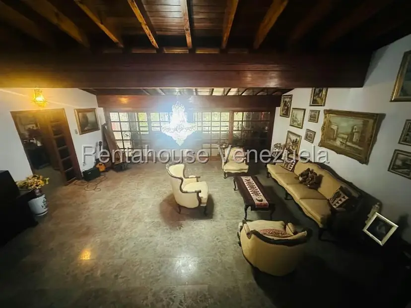 Casa (Multipes Niveles) en Venta en Prados del Este, Distrito Metropolitano