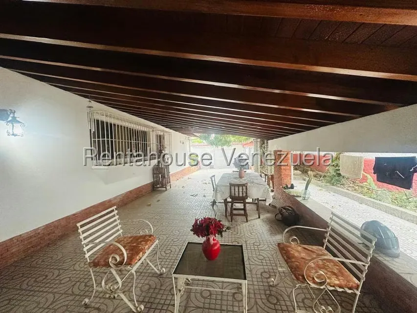 Casa (Multipes Niveles) en Venta en Prados del Este, Distrito Metropolitano - 18