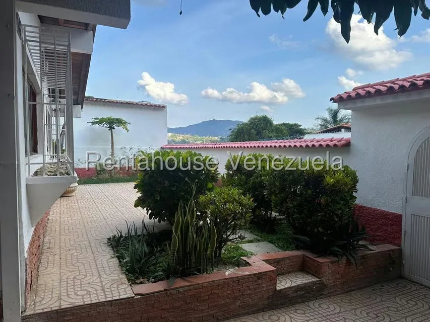 Casa (Multipes Niveles) en Venta en Prados del Este, Distrito Metropolitano - 19