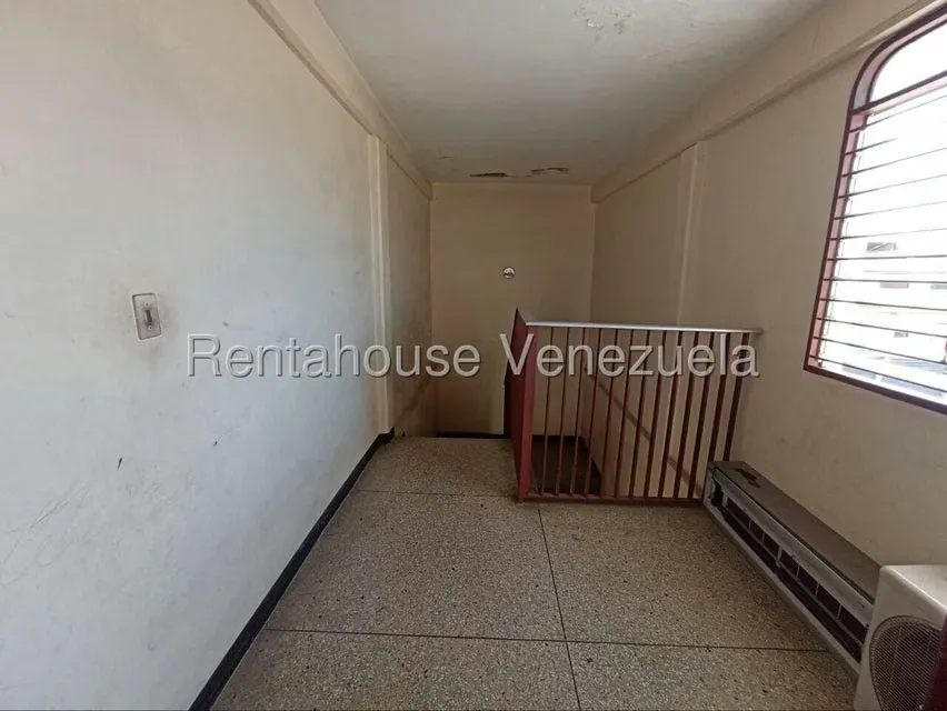 Edificio en Venta en Zona Oeste, Lara - 27