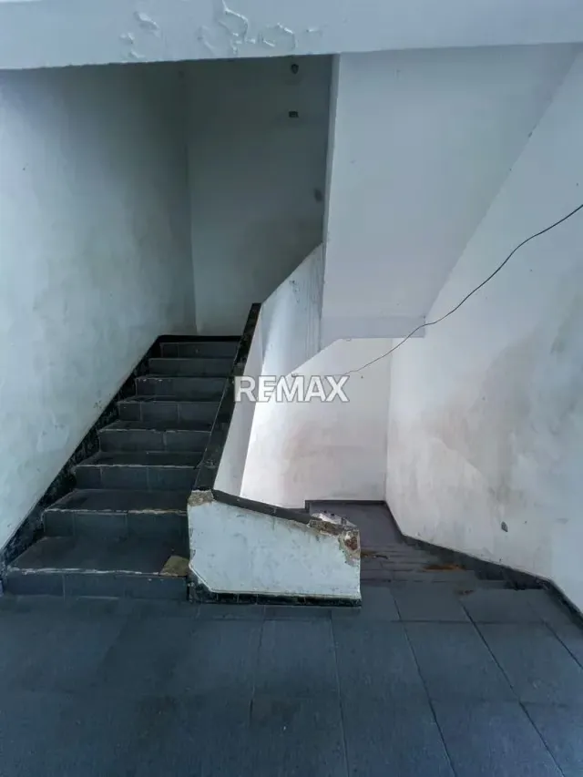 Edificio comercial para restaurar en venta - 6