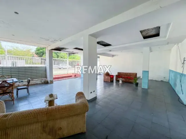 Edificio comercial para restaurar en venta - 8