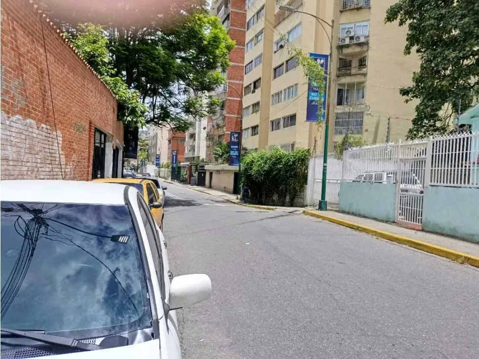 Se Alquila Local Comercial de 240 m2 a Pie de Calle