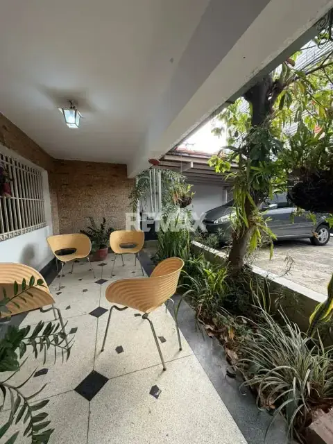 EN VENTA CASA ¡OPORTUNIDAD DE INVERSIÓN EN LA ARBOLEDA!
