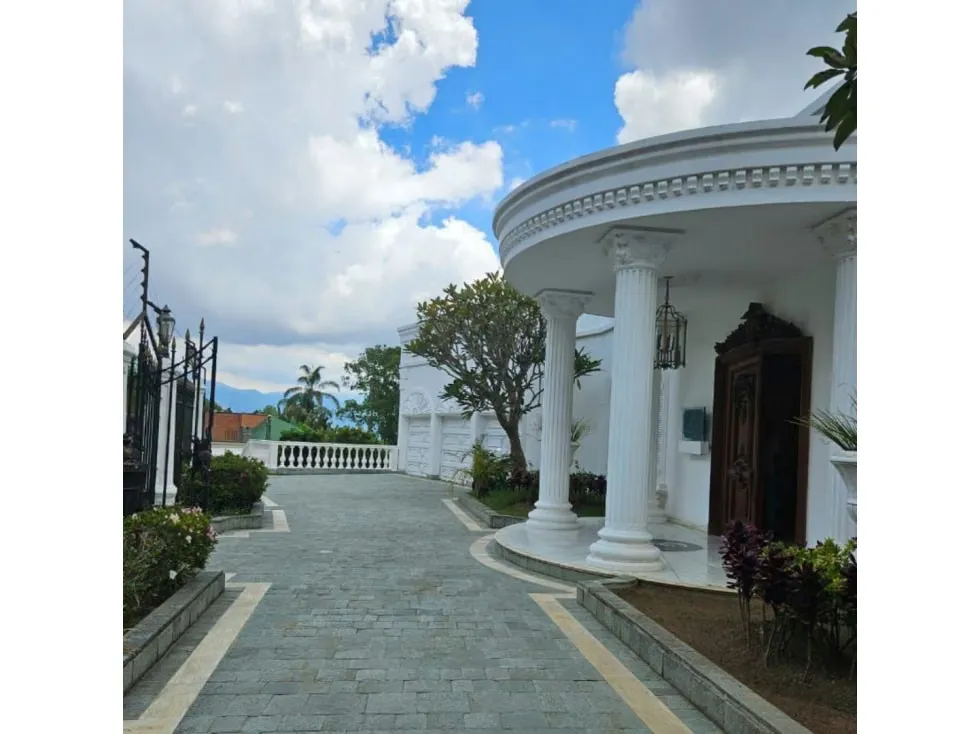 Se vende casa 7000m² 5h+3s/5b+3s/10e La Lagunita - 2