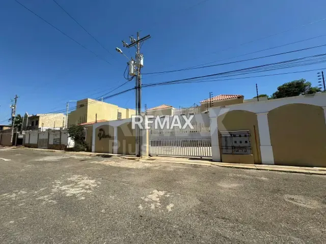 TOWNHOUSE EN VILLA VALERIA, DORAL NORTE - 4