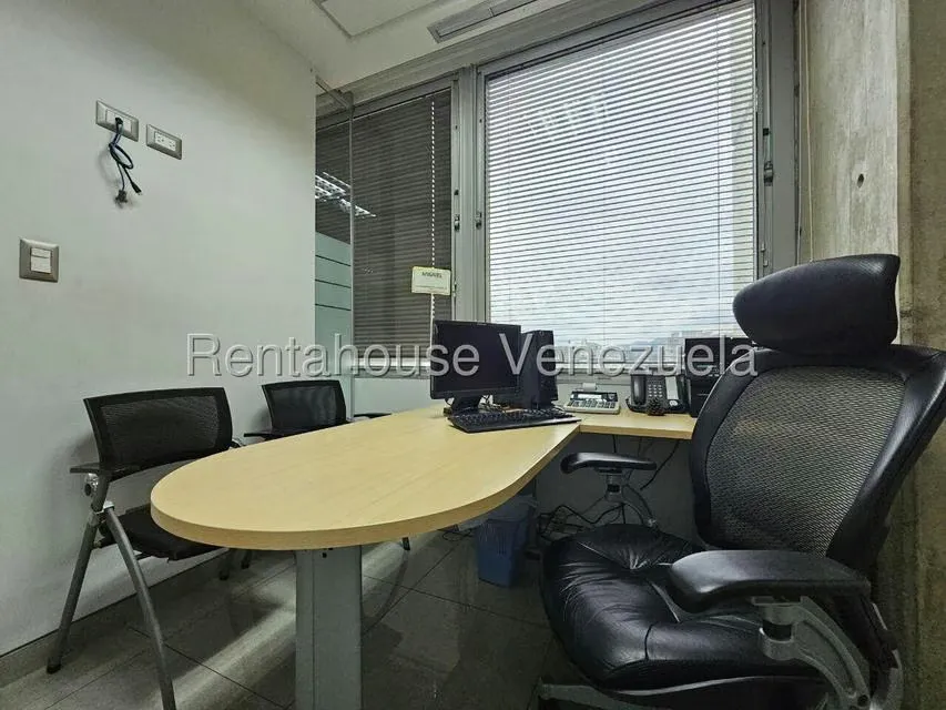 Oficina en Venta en Parroquia La Candelaria, Distrito Metropolitano - 25