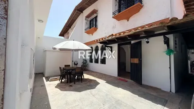 LINDA CASA EN VENTA EN ALTO PRADO, CONJUNTO CERRADO.
