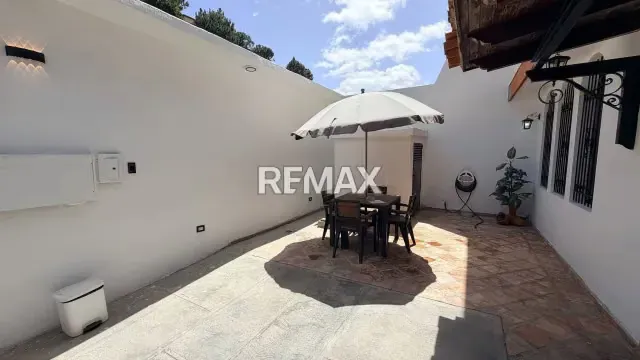LINDA CASA EN VENTA EN ALTO PRADO, CONJUNTO CERRADO. - 2