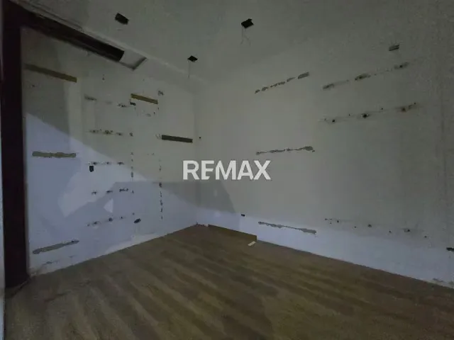 LOCAL COMERCIAL EN ALQUILER EN CABIMAS CENTER (OBRA GRIS) - 4