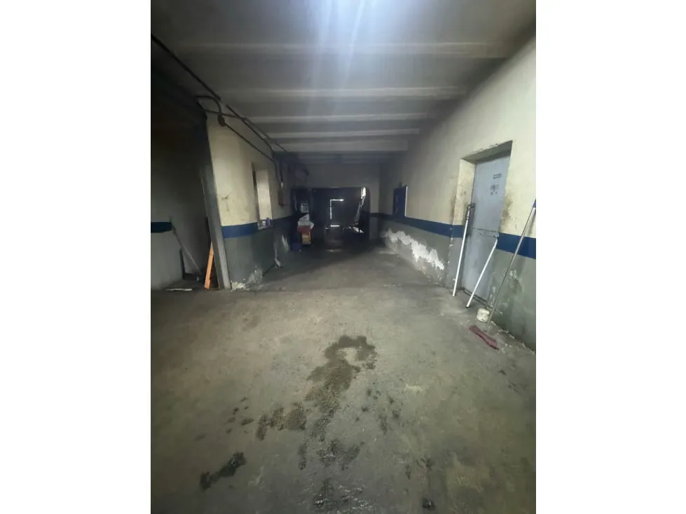 En venta casa comercial para remodelar ubicada en Plaza Venezuela - 3