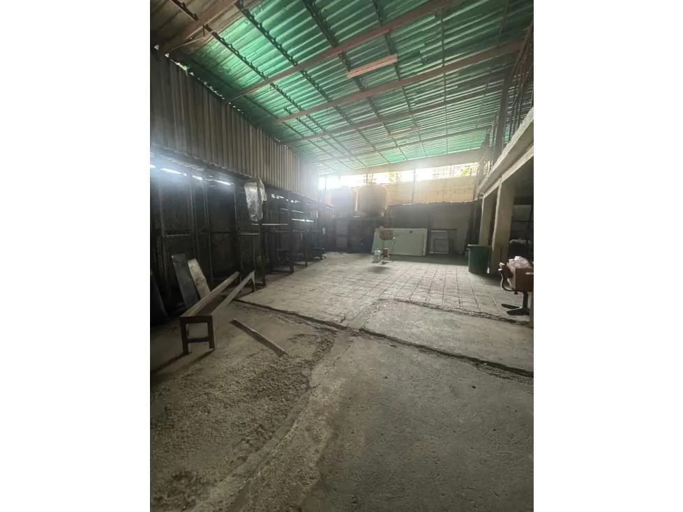 En venta casa comercial para remodelar ubicada en Plaza Venezuela - 4