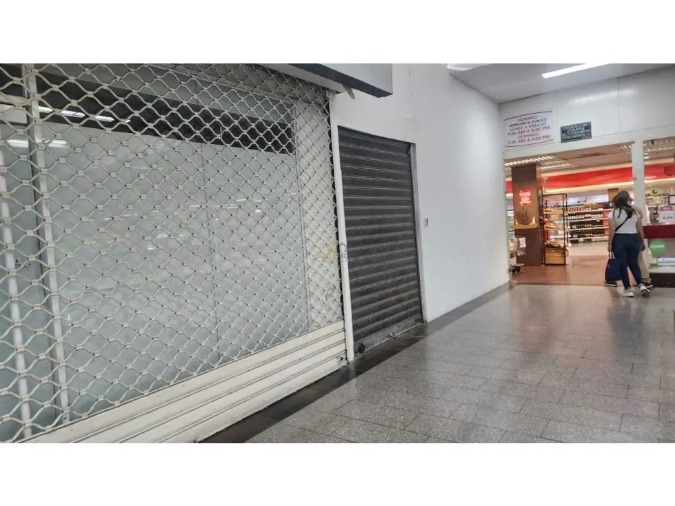 Se vende local 60m2 en esquina 1B C.C Plaza Las Americas I - 3