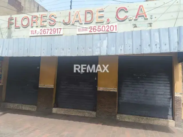 Local Comercial. Ubicado en la Calle democracia muy cerca de la Av 5 de Julio y Mercado Municipal de Puerto la Cruz