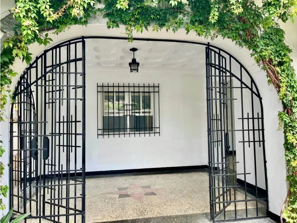 Se alquila casa 800m2 Altamira