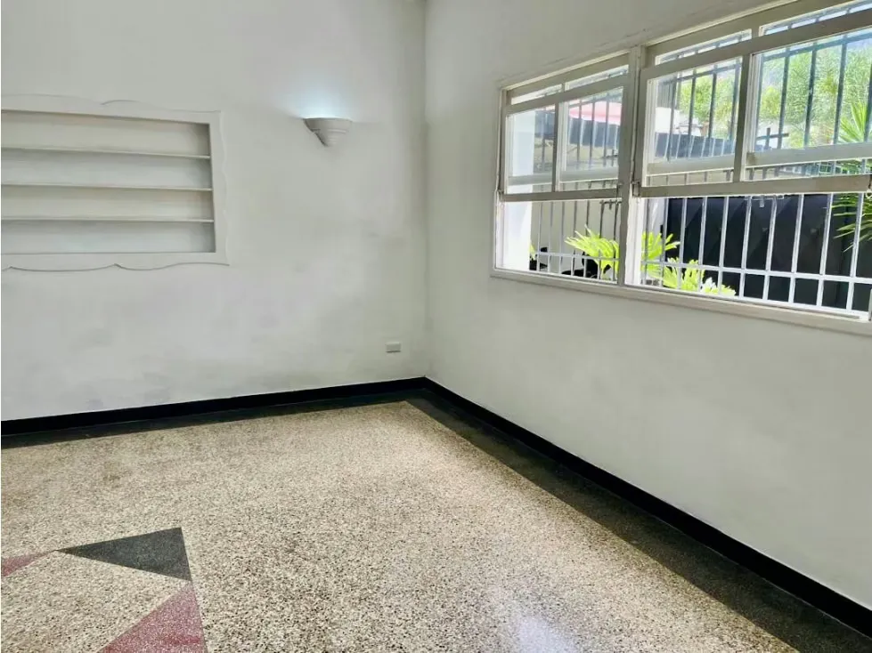 Se alquila casa 800m2 Altamira - 3