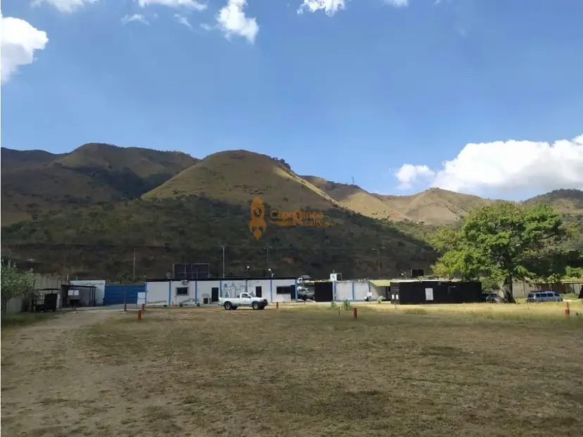 Terreno con locales 17.000 M2, Autopista Yagua - San Diego