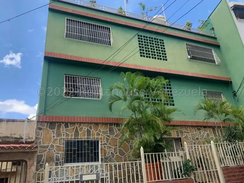 Comercial (Edificio) en Venta en La California Sur, Distrito Metropolitano
