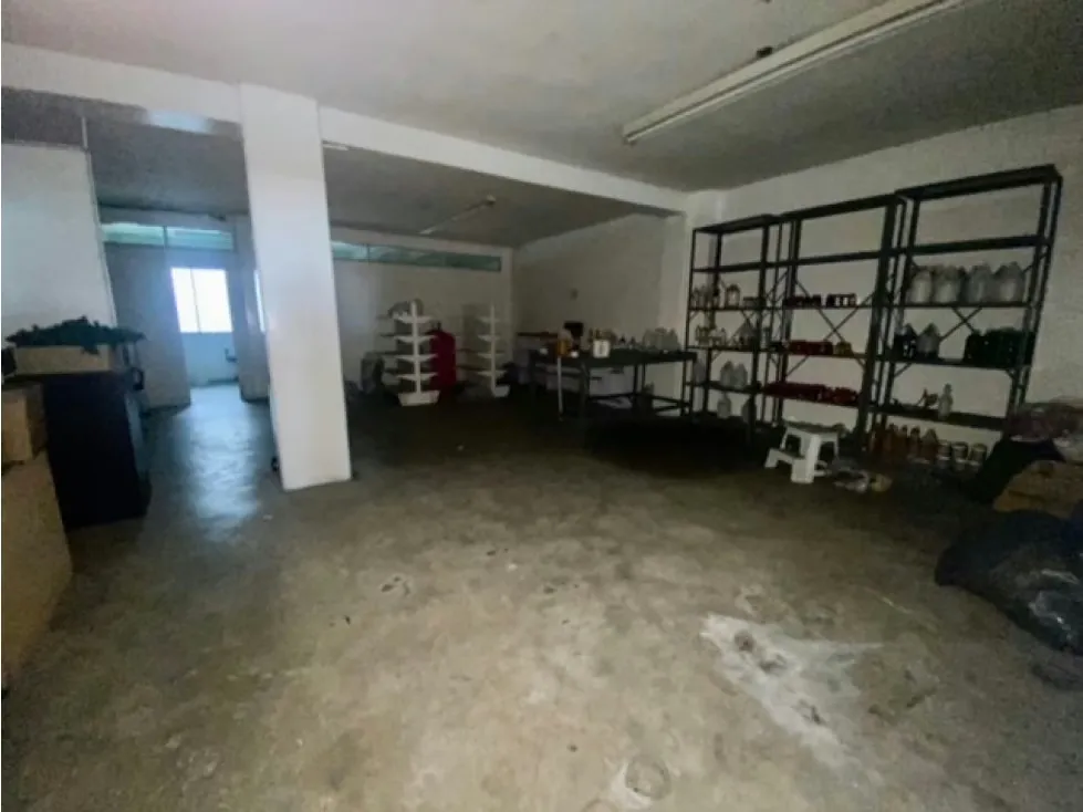 Se vende edificio industrial 1400m2 Catia 0490 - 12