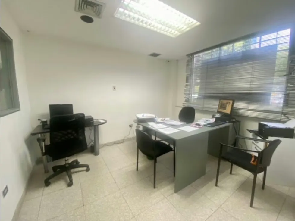 Se vende edificio industrial 1400m2 Catia 0490 - 3