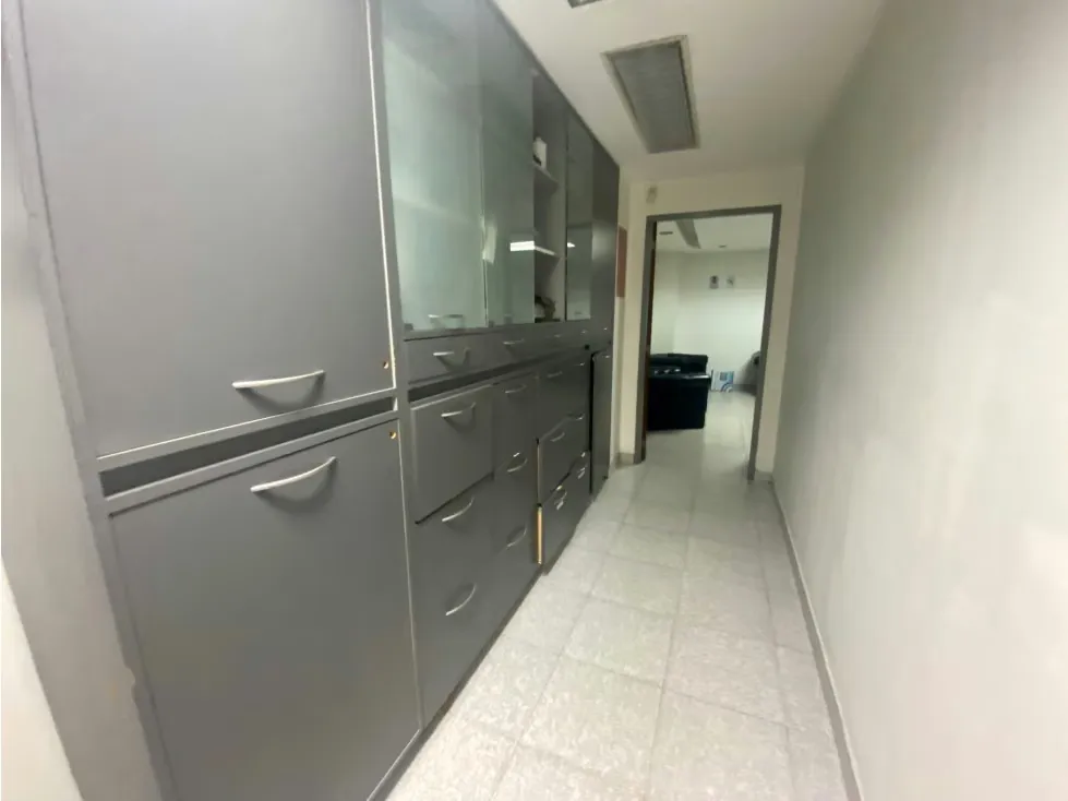 Se vende edificio industrial 1400m2 Catia 0490 - 4