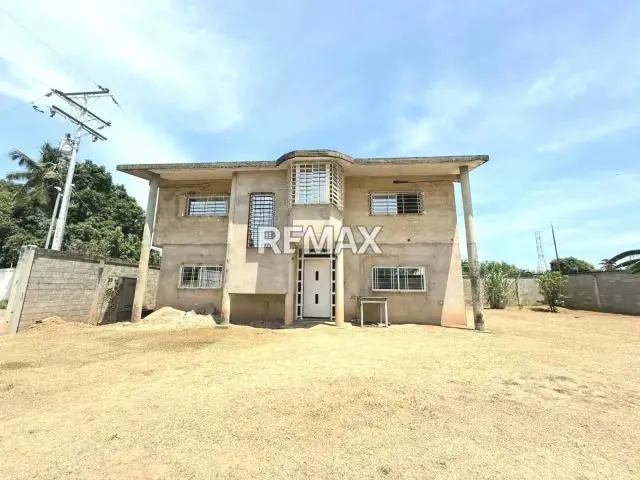 CASA EN VENTA EN CIUDAD OJEDA, EN OBRA GRIS AVANZADA, El Lienzo en Blanco para Revestir a tu gusto. - 3