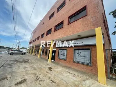EN VENTA LOCAL MULTIFUNCIONAL CON BAÑO PRIVADO EN LA POSADA MARIA AUXILIADORA, CHICHIRIVICHE.