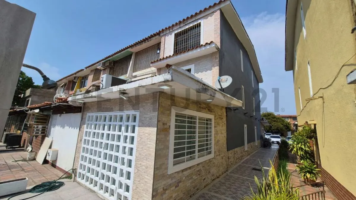Villa en Puerto Morro con salida a la Playa - Amoblada y Equipada - 25