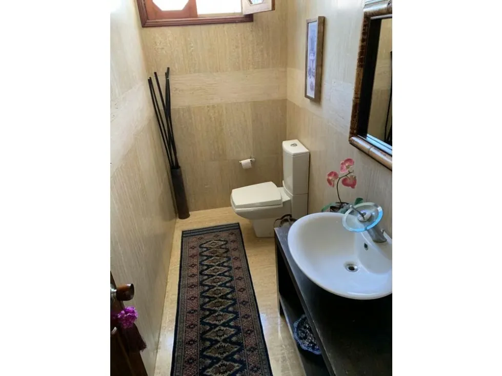 Vende/alquila Casa 500m2 Lomas de la Lagunita 3038 - 8