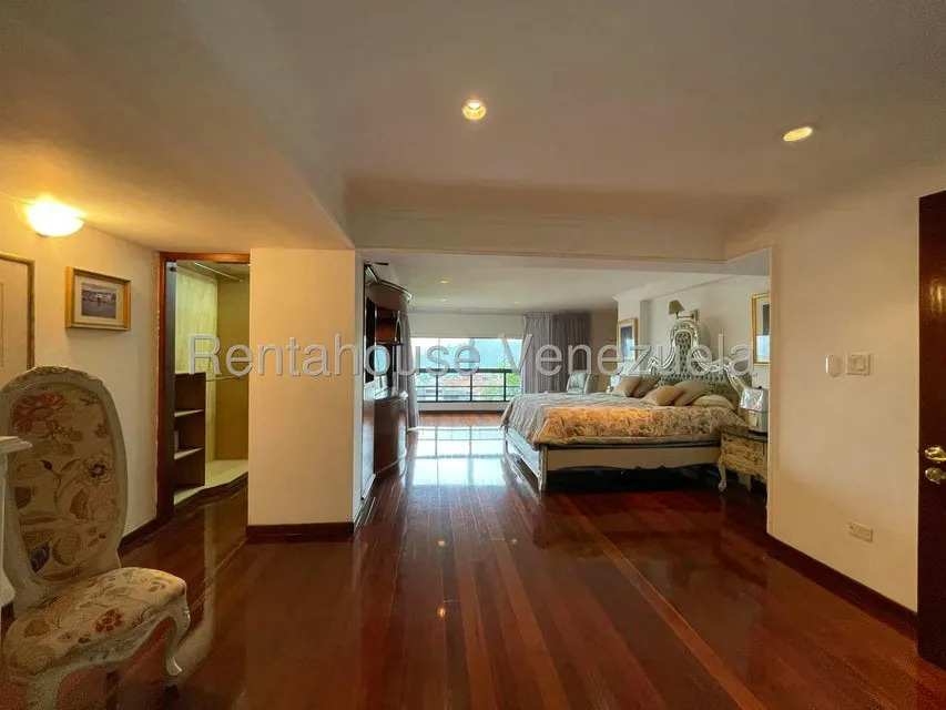 Apartamento (Multiples Niveles) en Alquiler en Colinas de Valle Arriba, Distrito Metropolitano - 59