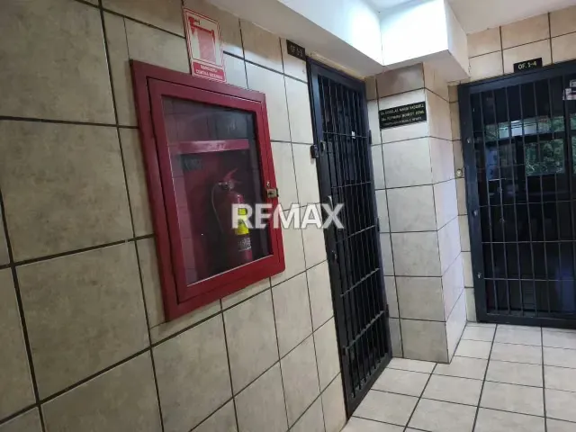 Alquiler de Oficina en Av Bolivar, Urb Majay, 30m² - 16