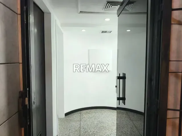 Alquiler de Oficina en Av Bolivar, Urb Majay, 30m² - 4